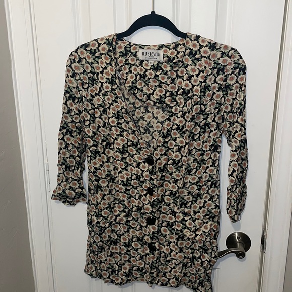 R.J. Stevens petites by Carol Escritor - Picture 1 of 4